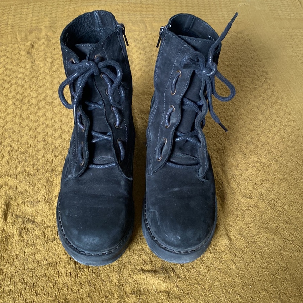 BUENO HANDMADE LEATHER BLACK BOOTIES